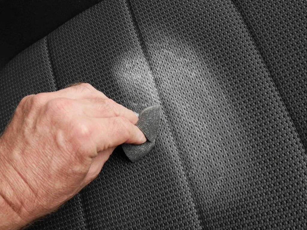Textil autóülés tisztítása szivaccsal – Colourlock Alcantara tisztító