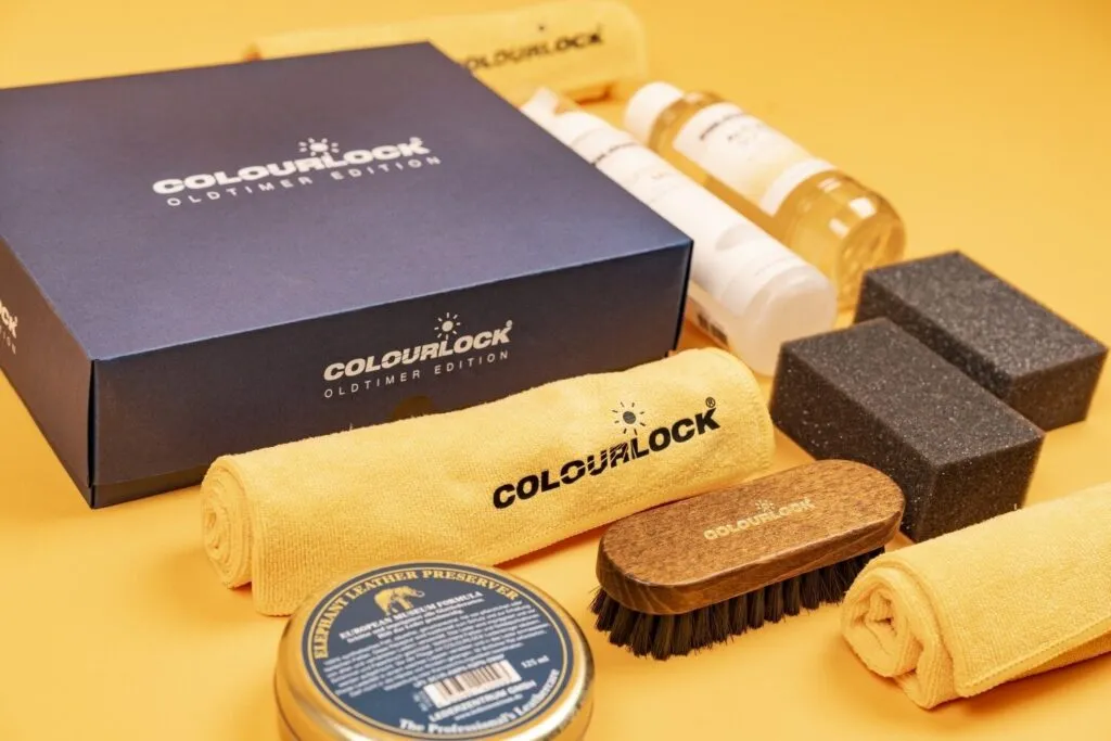 Colourlock Oldtimer bőrápoló szett tartalma: bőrzsír, kefe, szivacs, kendők