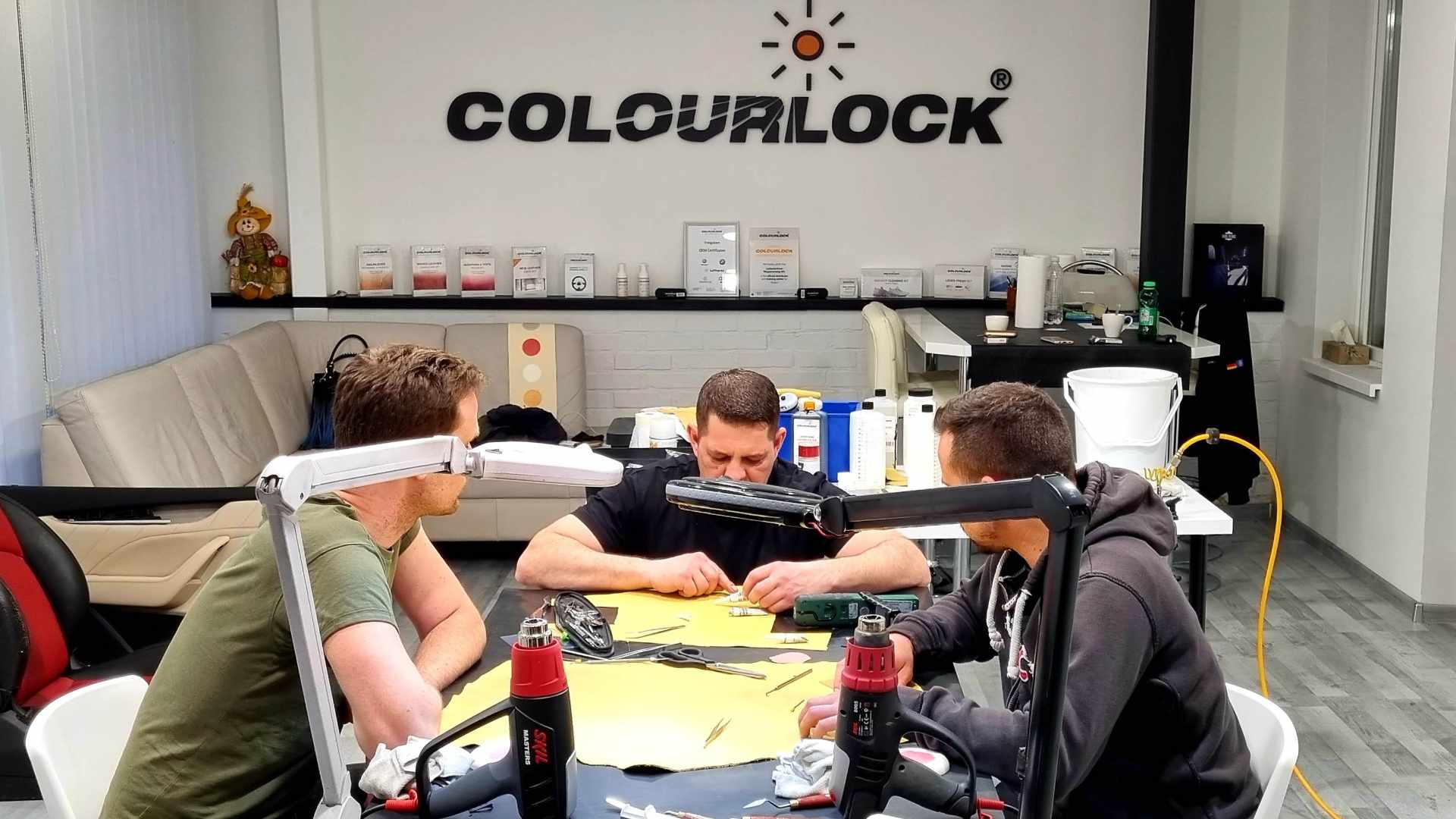 Colourlock bőrfelújító workshop - bőrtípusok oktatása 