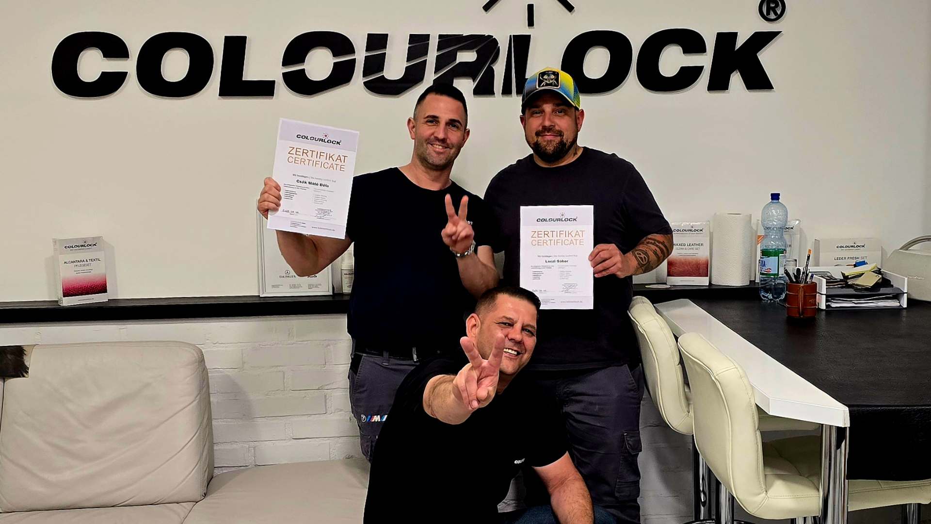 Colourlock bőrfelújító tanfolyam - oklevél átadás